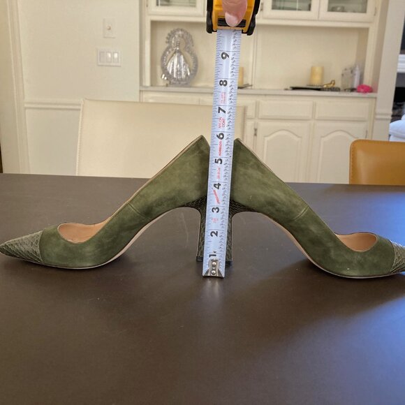 Manolo Blahnik Bipunta Leather Suede Olive Green Pumps Heels IOB EU 37.5 US 7 - Picture 6 of 16